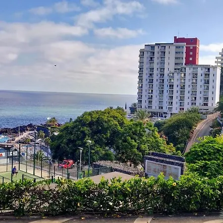 Forum Gardens Apartment *